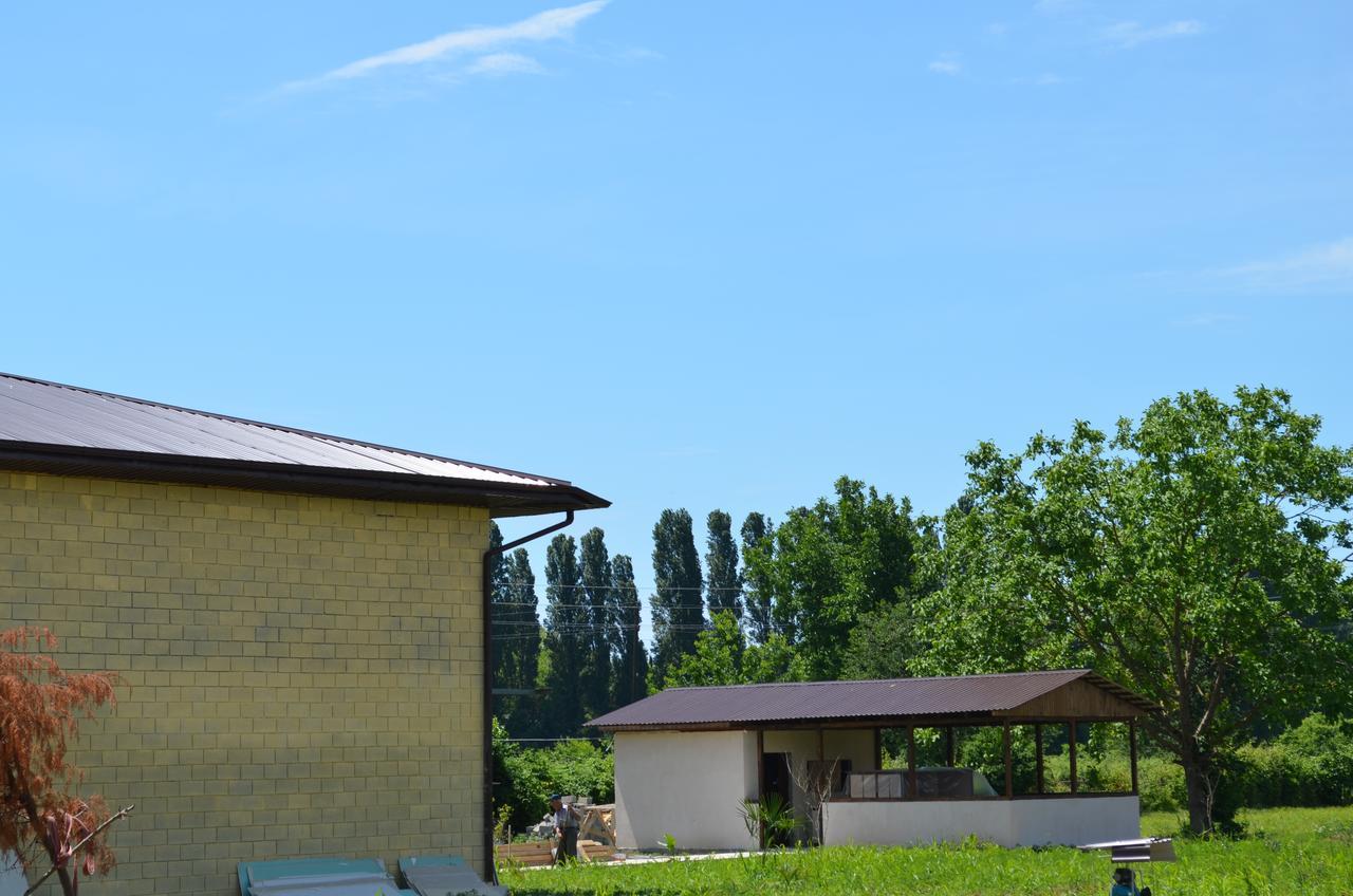 Solnechny Bereg Guest House Gudauta Exterior foto