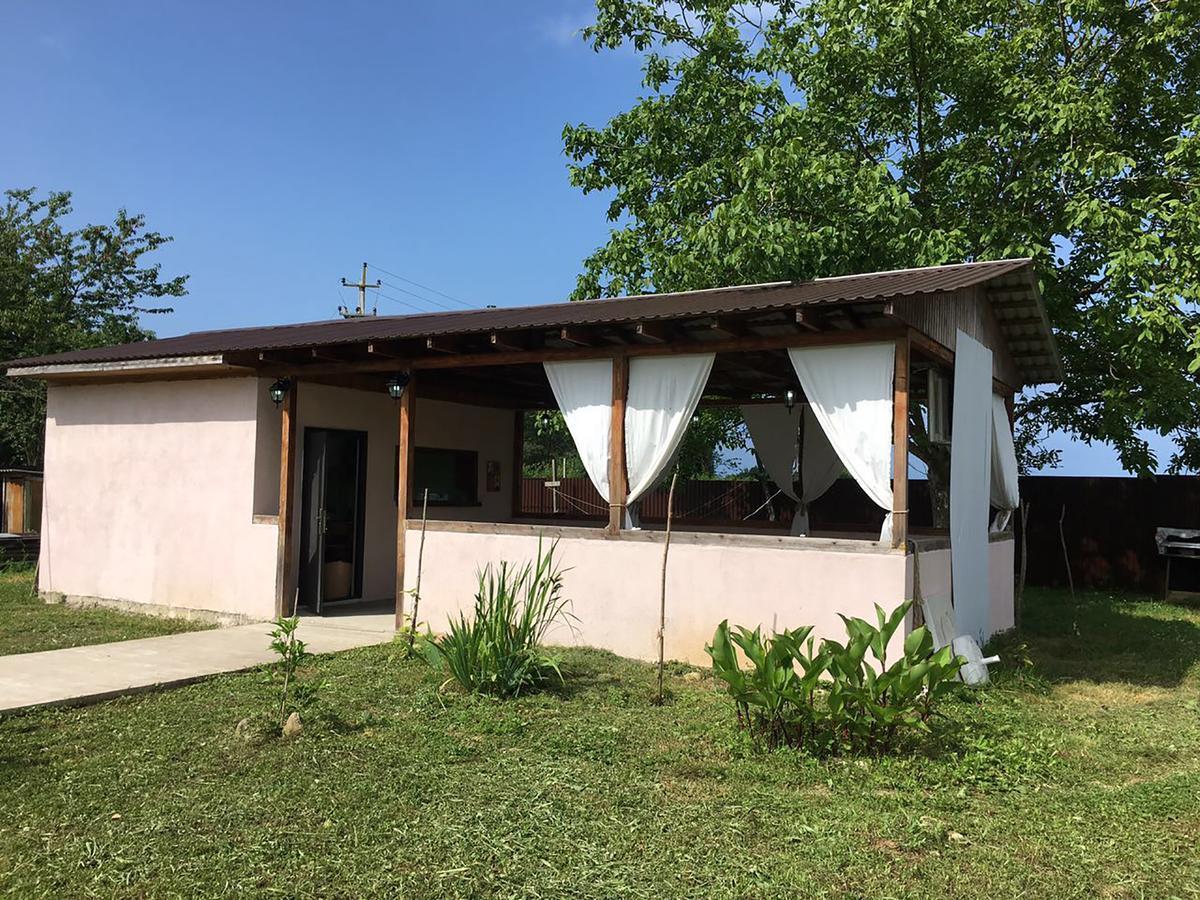 Solnechny Bereg Guest House Gudauta Exterior foto