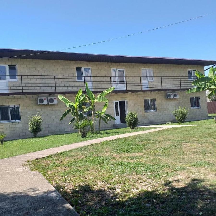 Solnechny Bereg Guest House Gudauta Exterior foto